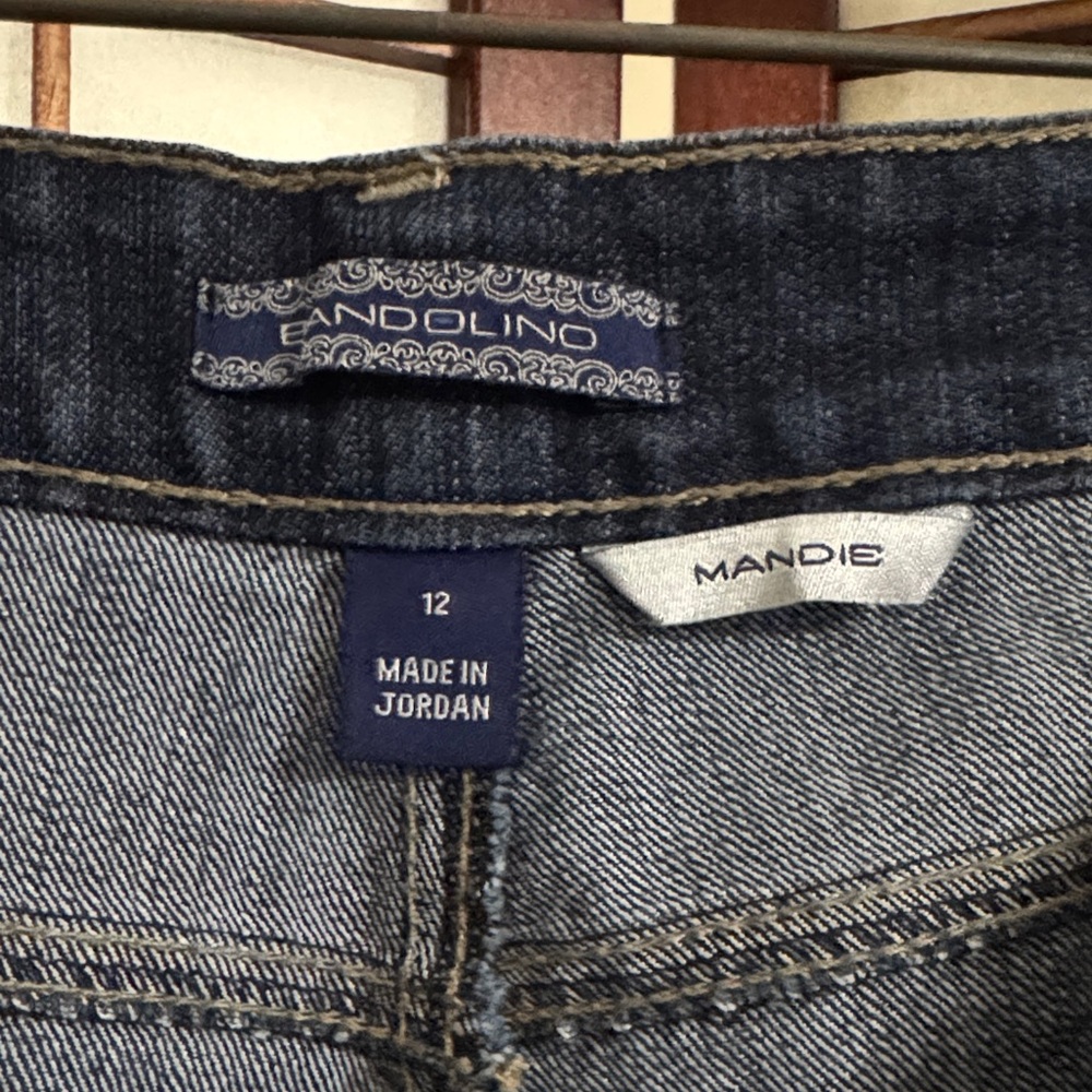 Bandolino Women's Straight Leg Jeans in Dark Blue Inseam 30 inches - Picture 2 of 4
